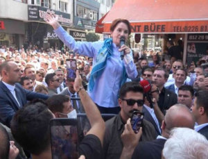 Akşener Yalova’da Sevgi Seli İle Karşılandı