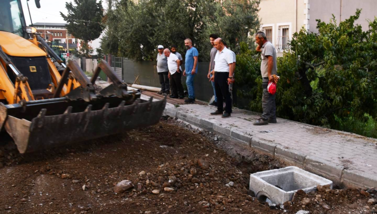 ALTINOVA’DA YOL ÇALIŞMALARI ARALIKSIZ DEVAM EDİYOR