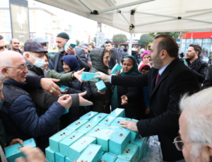 Yalova Belediyesi’nden Kandil Simidi Dağıtımı