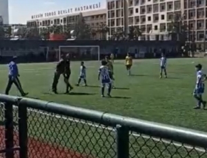 Hakeme Kafa Attı U14 Maçı Yarıda Kaldı