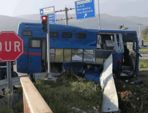 Cezaevi Nakil Aracı TIR’la Çarpıştı