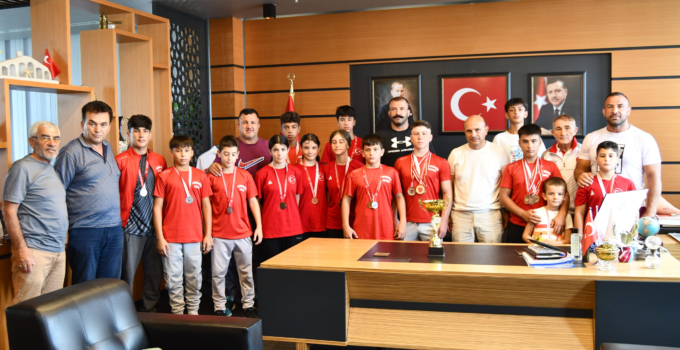 ALTINOVA’LI GÜREŞÇİLER, BALKAN ŞAMPİYONU OLDU!