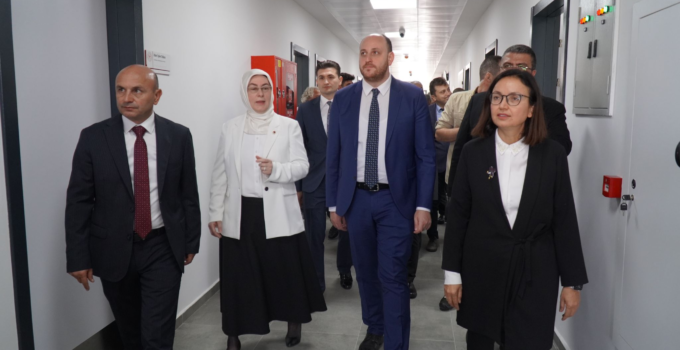 ALTINOVA’DA SAĞLIK ALANINDA MERKEZ OLUYOR