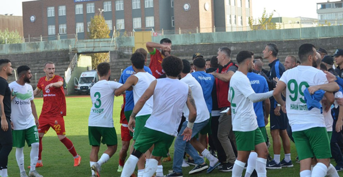 BAL Liginde Maçın Ardından Saha Karıştı 5 Gözaltı