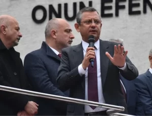 CHP Genel Başkanı Özgür Özel’in “Oy Var mı?” Sorusu ve Ortaya Çıkan Komik Görüntüler