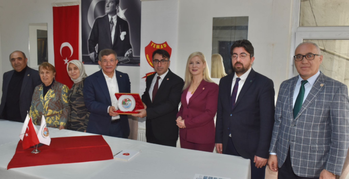 Davutoğlu Yalova’da Bir Dizi Ziyaret Gerçekleştirdi