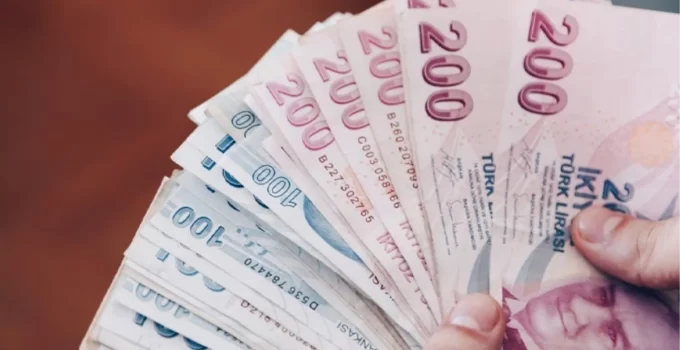 Emeklilere Bayram Müjdesi: Zamlı İkramiyeler Bugün Ödenmeye Başlıyor!