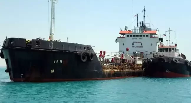 İran, Basra Körfezi’nde Kaçak Akaryakıt Taşıyan İki Tankere El Koydu!