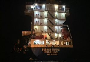 İstanbul Boğazı girişinde iki gemi çarpıştı!