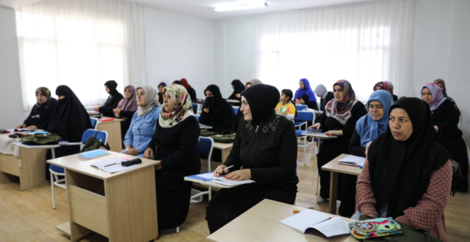 YALOVA’DA OKUMANIN YAŞI YOKTUR DİYEREK YOLA ÇIKTILAR