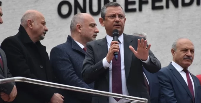CHP Genel Başkanı Özgür Özel’in “Oy Var mı?” Sorusu ve Ortaya Çıkan Komik Görüntüler