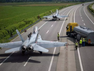 İsviçre Hava Kuvvetleri ‘Alpha Uno’ Tatbikatını Gerçekleştirdi