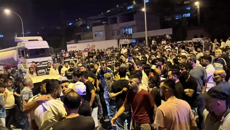 Kahramanmaraş’ta Feci Kaza: 17 Yaşındaki Çocuk Hayatını Kaybetti, Vatandaşlar Yolu Kapattı