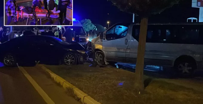 Sivasspor Altyapı Takımını Taşıyan Araç Kaza Yaptı: 3 Sporcu Yaralandı