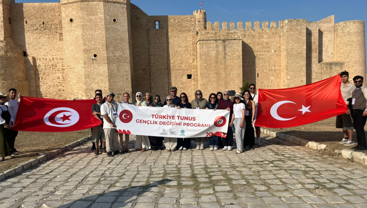 TÜRK KÜLTÜRÜ TUNUS’TA YANKI BULDU: ZEYBEK GÖSTERİSİ BÜYÜK BEĞENİ TOPLADI - Yeni Düşün Haber TÜRK KÜLTÜRÜ TUNUS’TA YANKI BULDU: ZEYBEK GÖSTERİSİ BÜYÜK BEĞENİ TOPLADI